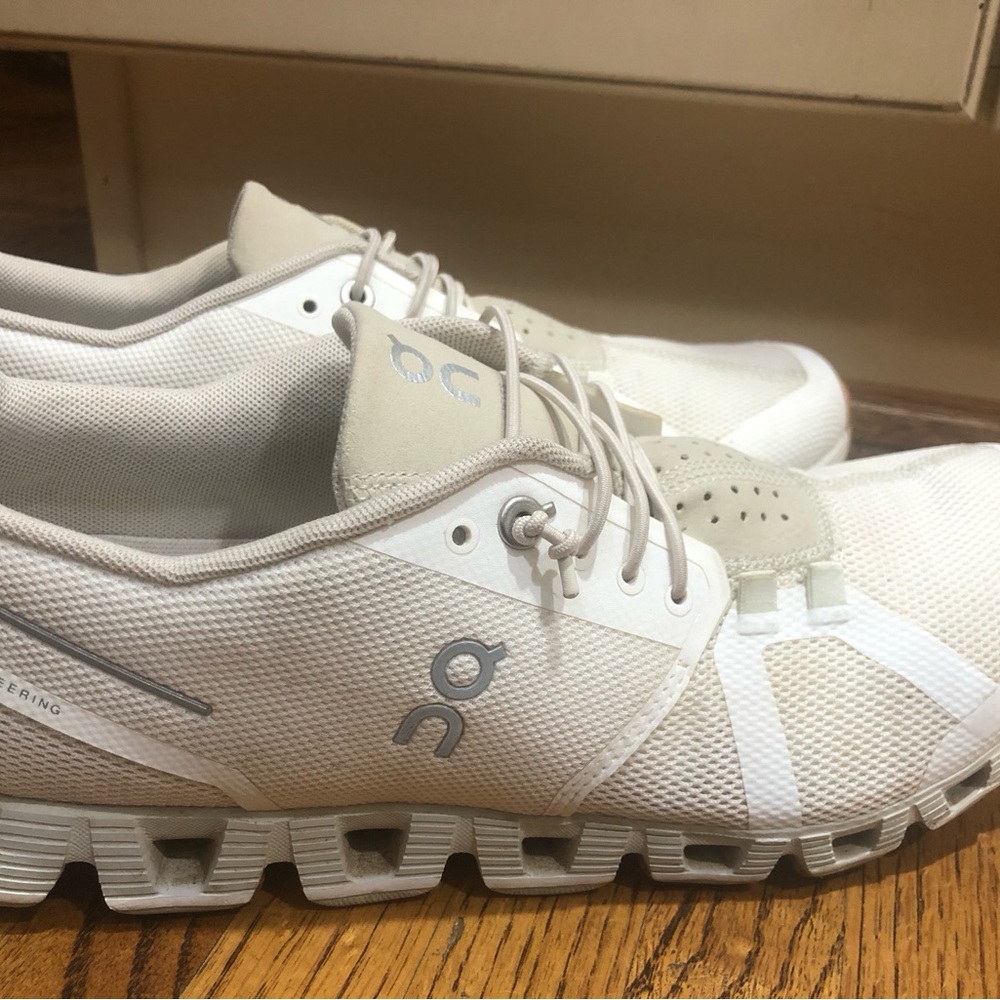 On Running Cream/White/Light Tan Women’s Sneakers Sz 10